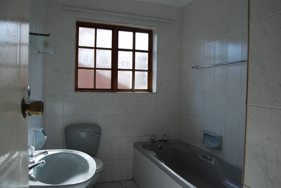 To Let 3 Bedroom Property for Rent in Lovemore Park Eastern Cape